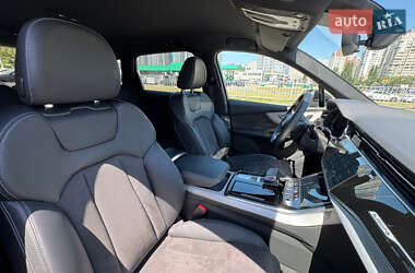 Внедорожник / Кроссовер Audi Q7 2022 в 