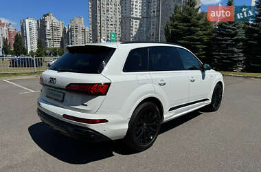Внедорожник / Кроссовер Audi Q7 2022 в 