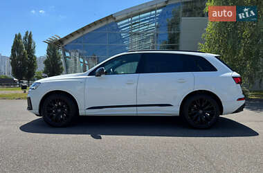 Внедорожник / Кроссовер Audi Q7 2022 в 