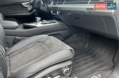 Внедорожник / Кроссовер Audi Q7 2018 в 