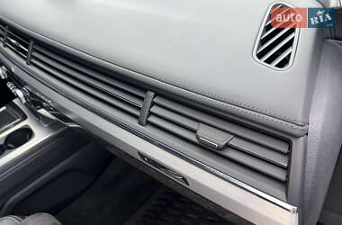 Внедорожник / Кроссовер Audi Q7 2018 в 
