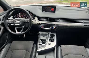 Внедорожник / Кроссовер Audi Q7 2018 в 