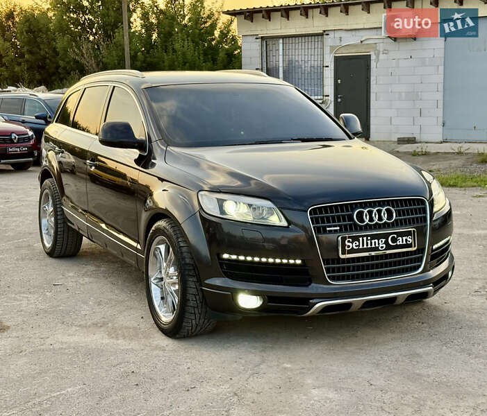 Позашляховик / Кросовер Audi Q7 2006 в Рівному