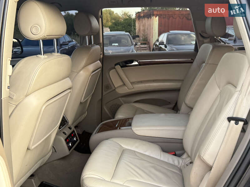 Позашляховик / Кросовер Audi Q7 2006 в Рівному