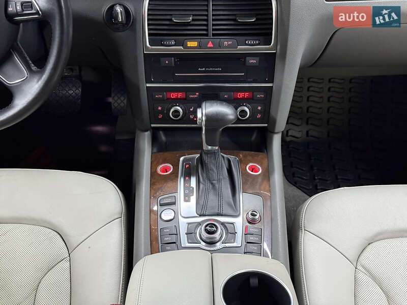 Позашляховик / Кросовер Audi Q7 2012 в Одесі