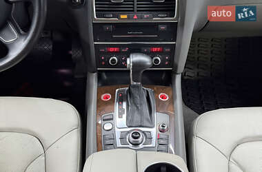 Внедорожник / Кроссовер Audi Q7 2012 в 