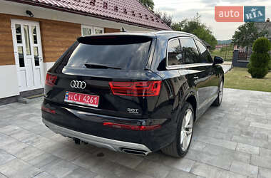 Позашляховик / Кросовер Audi Q7 2018 в 