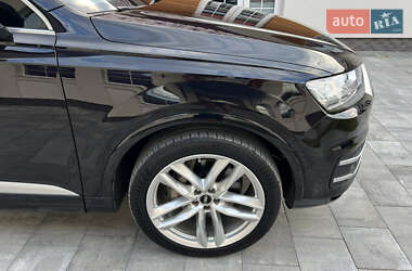 Позашляховик / Кросовер Audi Q7 2018 в 