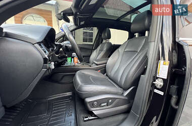 Позашляховик / Кросовер Audi Q7 2018 в 