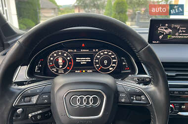 Позашляховик / Кросовер Audi Q7 2018 в 
