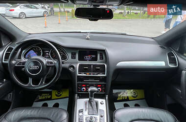 Позашляховик / Кросовер Audi Q7 2015 в 