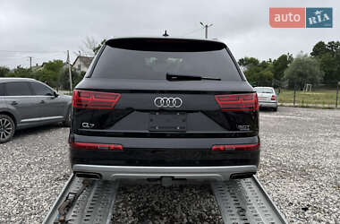 Внедорожник / Кроссовер Audi Q7 2018 в 