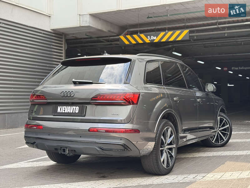 Внедорожник / Кроссовер Audi Q7 2020 в Киеве
