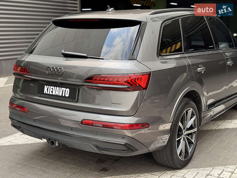 Внедорожник / Кроссовер Audi Q7 2020 в Киеве