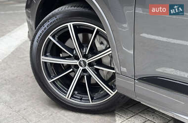 Позашляховик / Кросовер Audi Q7 2020 в 