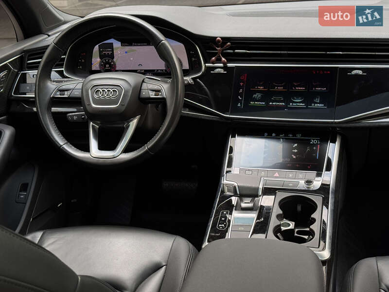 Внедорожник / Кроссовер Audi Q7 2020 в Киеве