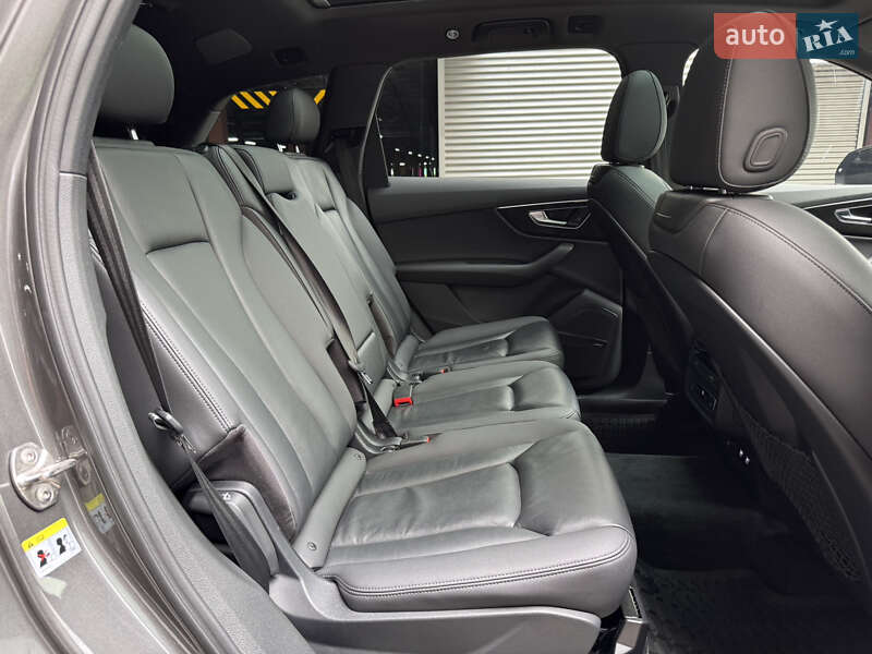 Внедорожник / Кроссовер Audi Q7 2020 в Киеве