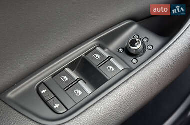 Позашляховик / Кросовер Audi Q7 2020 в 