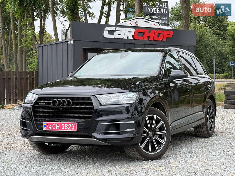 Позашляховик / Кросовер Audi Q7 2017 в 