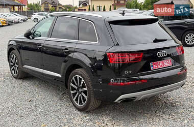Позашляховик / Кросовер Audi Q7 2017 в 