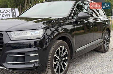 Позашляховик / Кросовер Audi Q7 2017 в 