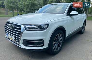Позашляховик / Кросовер Audi Q7 2015 в 