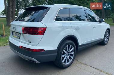 Позашляховик / Кросовер Audi Q7 2015 в 