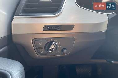 Позашляховик / Кросовер Audi Q7 2015 в 