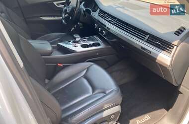 Позашляховик / Кросовер Audi Q7 2015 в 