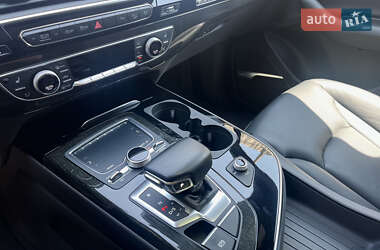 Позашляховик / Кросовер Audi Q7 2018 в 