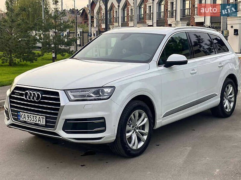 Позашляховик / Кросовер Audi Q7 2017 в 