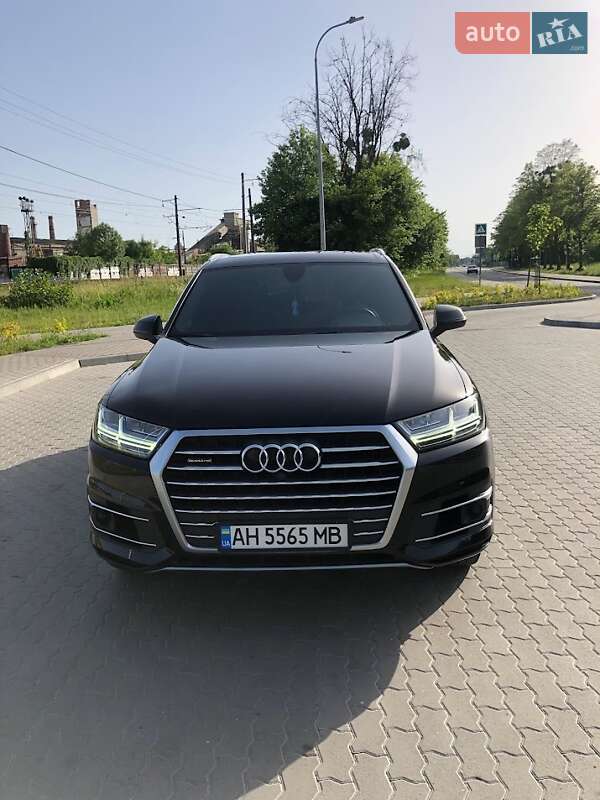Позашляховик / Кросовер Audi Q7 2017 в Сумах