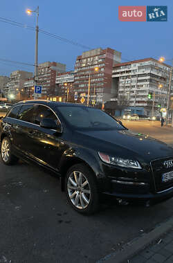 Позашляховик / Кросовер Audi Q7 2008 в 