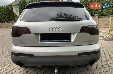 Позашляховик / Кросовер Audi Q7 2006 в 