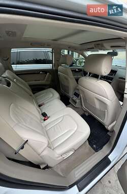 Позашляховик / Кросовер Audi Q7 2015 в 
