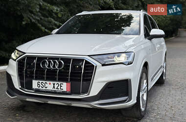 Позашляховик / Кросовер Audi Q7 2022 в 