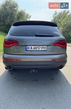 Позашляховик / Кросовер Audi Q7 2015 в 