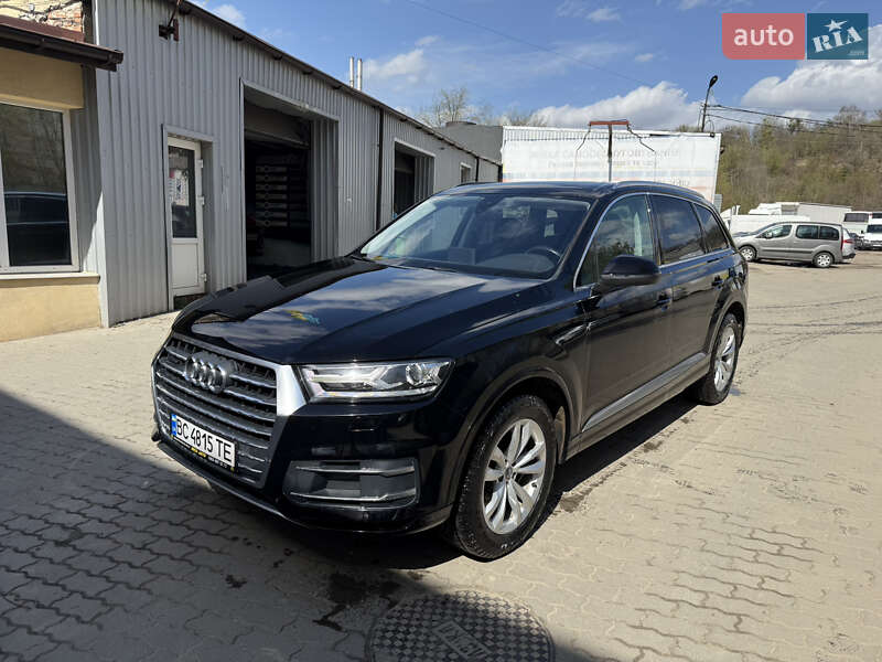 Позашляховик / Кросовер Audi Q7 2017 в 