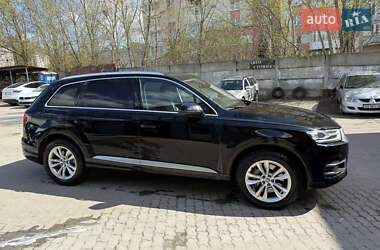 Позашляховик / Кросовер Audi Q7 2017 в 