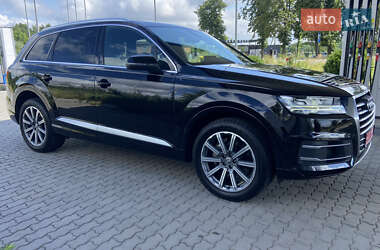 Позашляховик / Кросовер Audi Q7 2018 в 