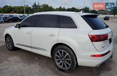 Позашляховик / Кросовер Audi Q7 2018 в 