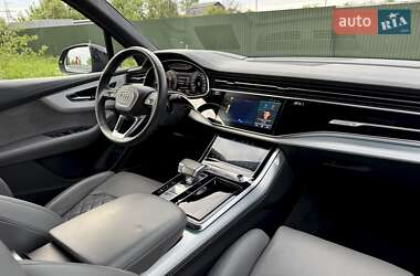 Позашляховик / Кросовер Audi Q7 2021 в 