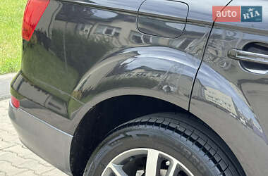 Внедорожник / Кроссовер Audi Q7 2011 в 