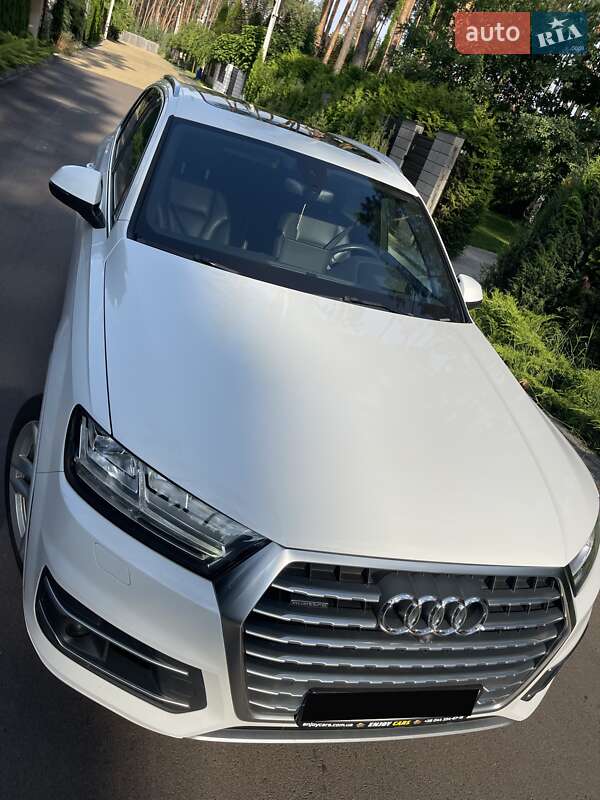 Позашляховик / Кросовер Audi Q7 2017 в Києві