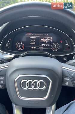 Позашляховик / Кросовер Audi Q7 2017 в 