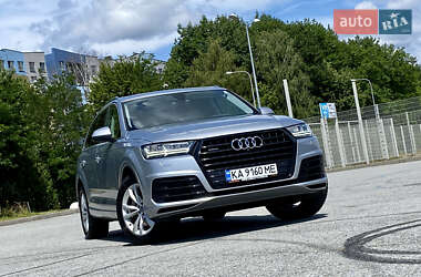 Позашляховик / Кросовер Audi Q7 2018 в 