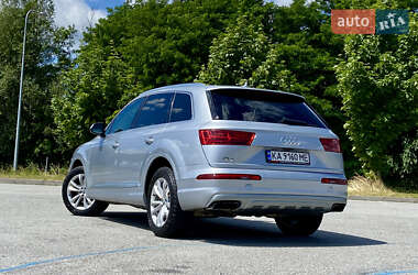 Позашляховик / Кросовер Audi Q7 2018 в 