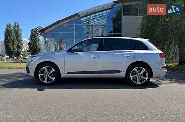 Позашляховик / Кросовер Audi Q7 2018 в 