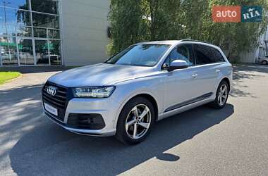 Позашляховик / Кросовер Audi Q7 2018 в 