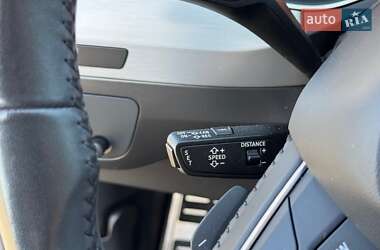 Позашляховик / Кросовер Audi Q7 2018 в 